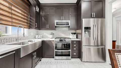Photo 7 at 140 Marbella Road, Sonoma Heights, Vaughan