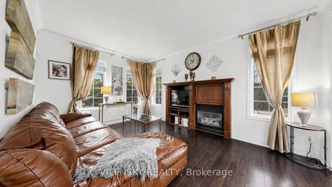 Photo 13 at 140 Marbella Road, Sonoma Heights, Vaughan