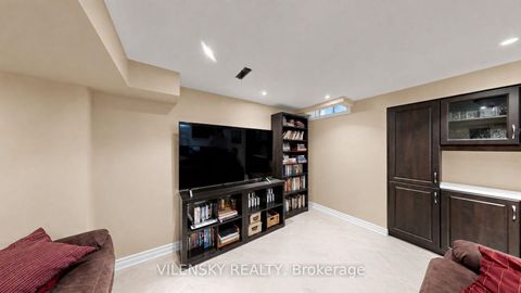 Photo 29 at 140 Marbella Road, Sonoma Heights, Vaughan