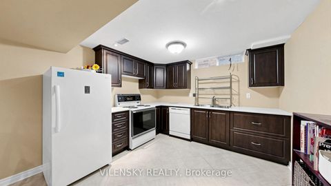 Photo 31 at 140 Marbella Road, Sonoma Heights, Vaughan
