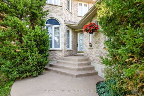 Photo 1 at 5 Kelsey Crescent, Ardagh, Barrie