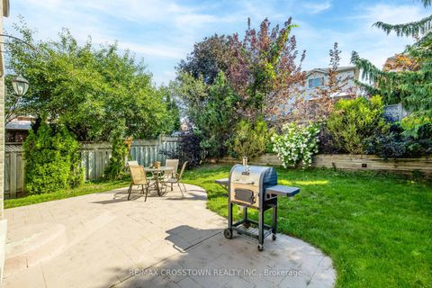 Photo 3 at 5 Kelsey Crescent, Ardagh, Barrie