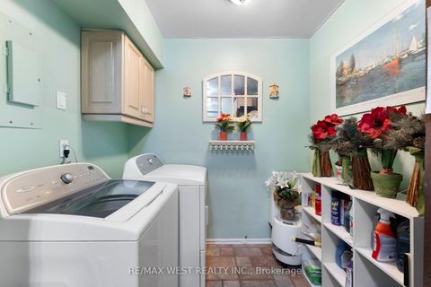 Photo 10 at 114 - 340 Dixon Road, The Westway, Toronto
