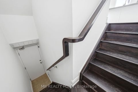 Photo 4 at 201 - 2 Maxwell Street, Bathurst Manor, Toronto