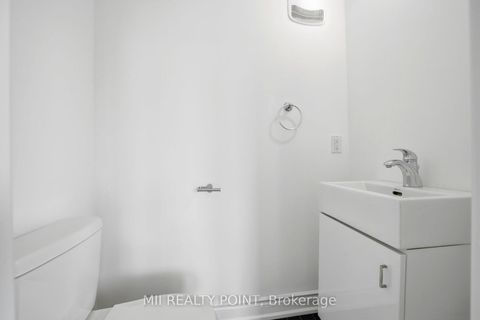 Photo 17 at 201 - 2 Maxwell Street, Bathurst Manor, Toronto