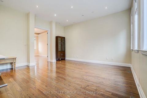 Photo 8 at 103 Lake Avenue, Oak Ridges Lake Wilcox, Richmond Hill