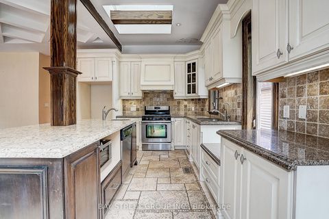 Photo 13 at 103 Lake Avenue, Oak Ridges Lake Wilcox, Richmond Hill