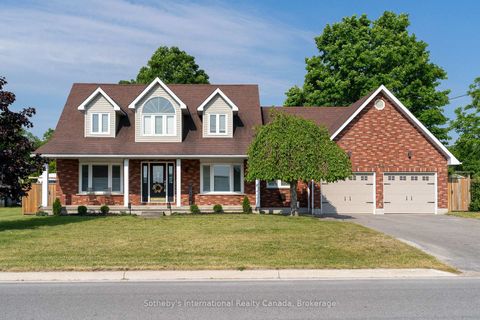 Photo 1 at 154 Mary Street, Creemore, Clearview