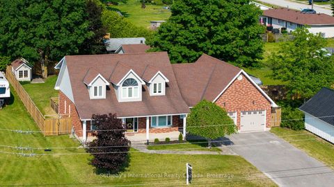 Photo 3 at 154 Mary Street, Creemore, Clearview