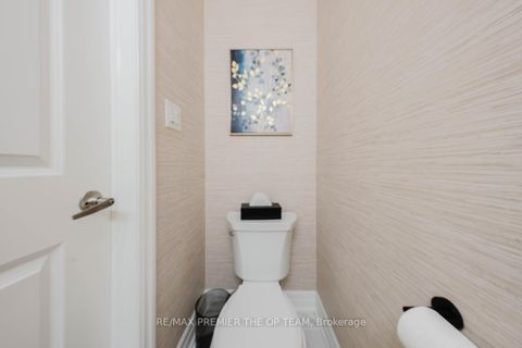 Photo 10 at 22 Adelia Place, King City, King