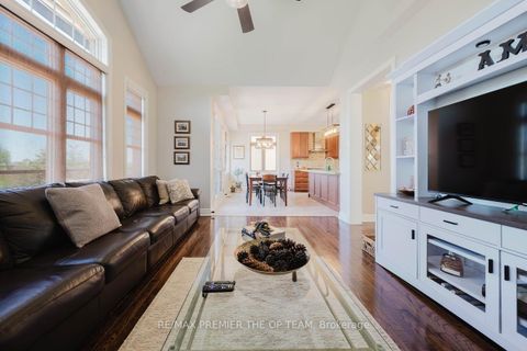 Photo 14 at 22 Adelia Place, King City, King