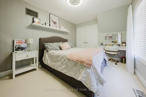 Photo 25 at 22 Adelia Place, King City, King
