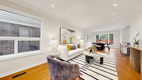 Photo 3 at 41 Jonathan Gate, Yorkhill, Vaughan
