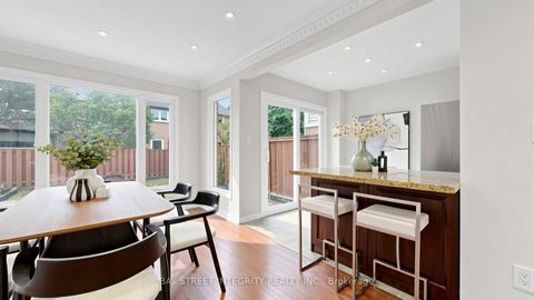 Photo 11 at 41 Jonathan Gate, Yorkhill, Vaughan