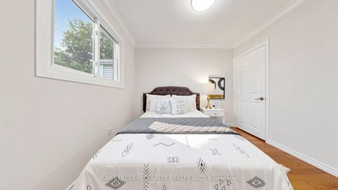 Photo 36 at 41 Jonathan Gate, Yorkhill, Vaughan