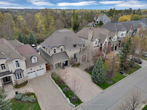 Photo 2 at 62 Autumn Grove Court, Kleinburg, Vaughan