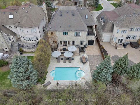 Photo 4 at 62 Autumn Grove Court, Kleinburg, Vaughan