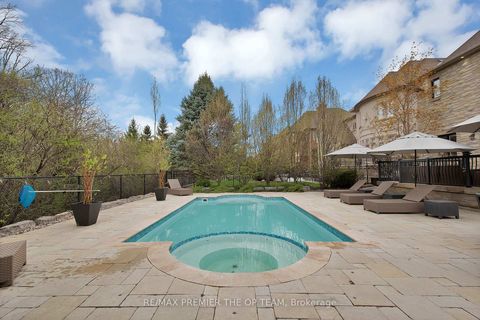 Photo 10 at 62 Autumn Grove Court, Kleinburg, Vaughan