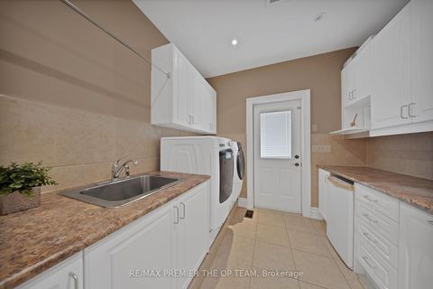Photo 38 at 62 Autumn Grove Court, Kleinburg, Vaughan