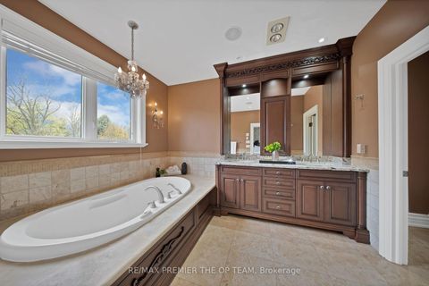 Photo 41 at 62 Autumn Grove Court, Kleinburg, Vaughan