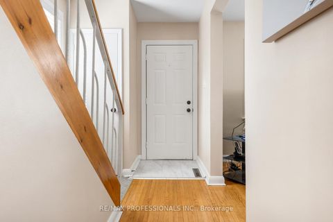 Photo 2 at 21 Brendwin Road, Smythe, Toronto