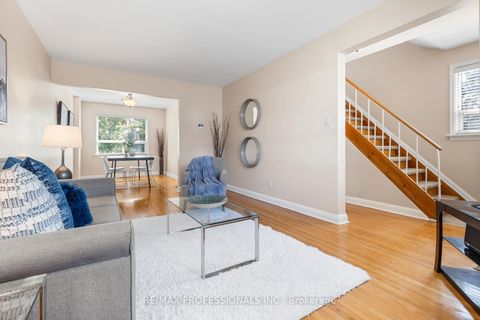 Photo 5 at 21 Brendwin Road, Smythe, Toronto