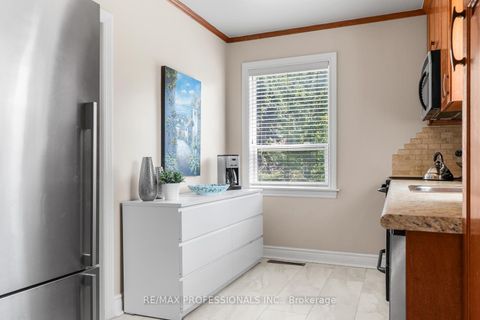 Photo 11 at 21 Brendwin Road, Smythe, Toronto