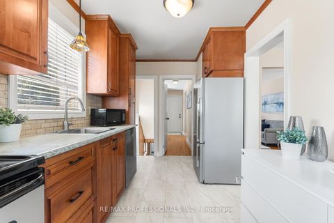 Photo 15 at 21 Brendwin Road, Smythe, Toronto