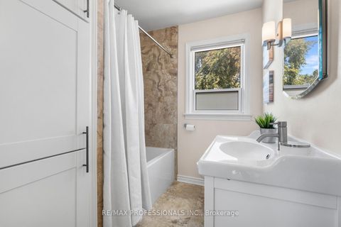 Photo 17 at 21 Brendwin Road, Smythe, Toronto