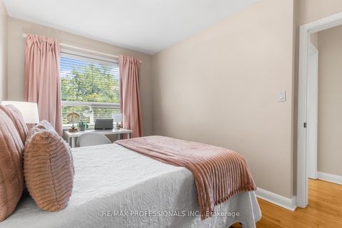 Photo 24 at 21 Brendwin Road, Smythe, Toronto