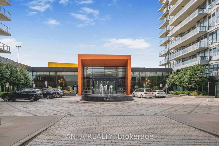 Photo 2 at 607 - 85 McMahon Drive, Bayview Village, Toronto