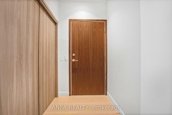 Photo 3 at 607 - 85 McMahon Drive, Bayview Village, Toronto