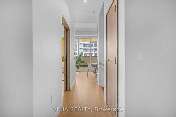 Photo 5 at 607 - 85 McMahon Drive, Bayview Village, Toronto