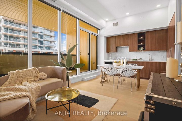 Photo 7 at 607 - 85 McMahon Drive, Bayview Village, Toronto