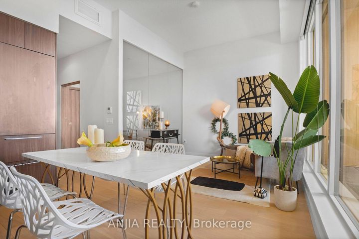 Photo 9 at 607 - 85 McMahon Drive, Bayview Village, Toronto