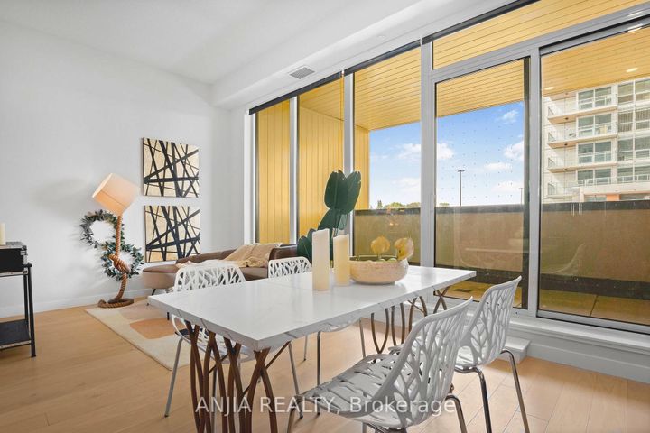 Photo 10 at 607 - 85 McMahon Drive, Bayview Village, Toronto