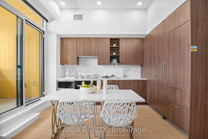 Photo 11 at 607 - 85 McMahon Drive, Bayview Village, Toronto