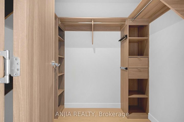 Photo 19 at 607 - 85 McMahon Drive, Bayview Village, Toronto