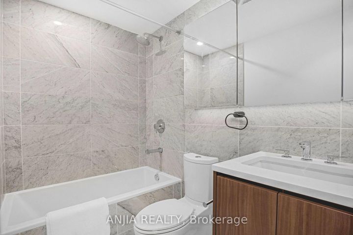 Photo 20 at 607 - 85 McMahon Drive, Bayview Village, Toronto