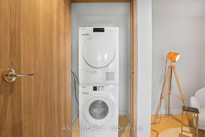 Photo 25 at 607 - 85 McMahon Drive, Bayview Village, Toronto