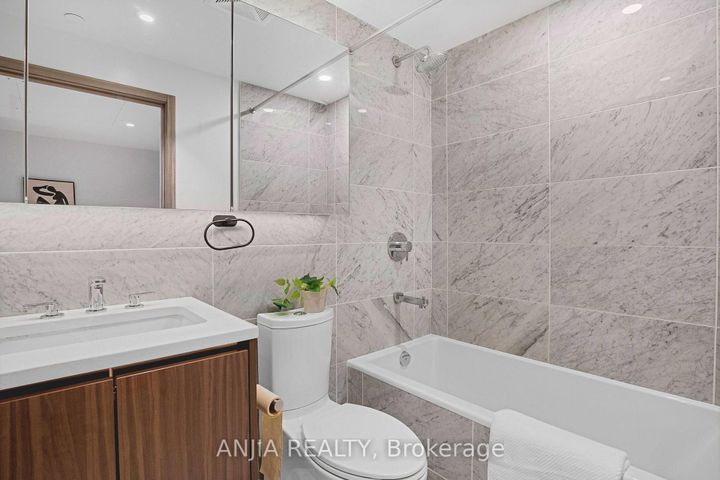 Photo 26 at 607 - 85 McMahon Drive, Bayview Village, Toronto