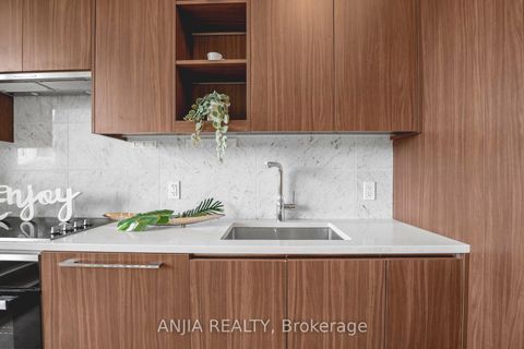 Photo 14 at TH607 - 85 McMahon Drive, Bayview Village, Toronto