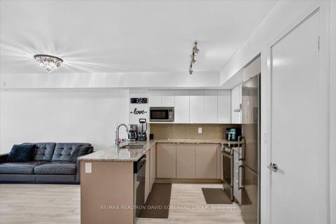 Photo 9 at 112 Varna Drive, Lawrence, Toronto