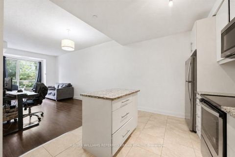 Photo 7 at 111 - 2800 Keele Street, CFB, Toronto