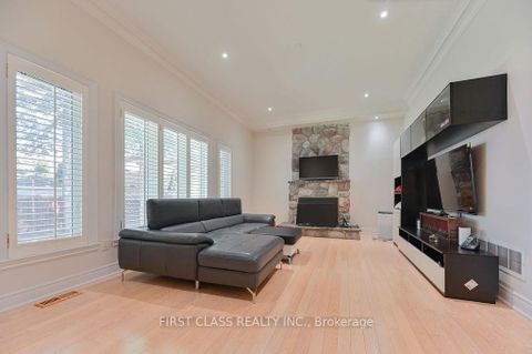 Photo 10 at 2 wainwright Avenue, North Richvale, Richmond Hill