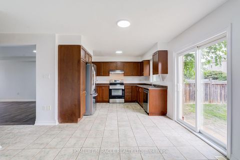 Photo 7 at 7 Empire Drive, Shore, Barrie
