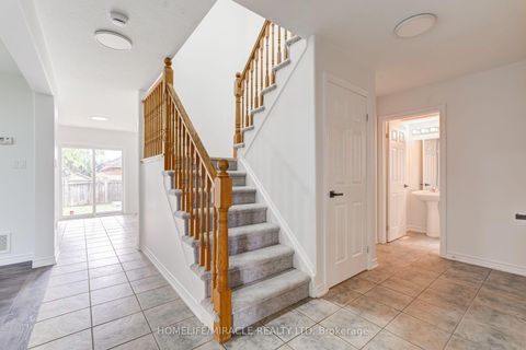 Photo 13 at 7 Empire Drive, Shore, Barrie