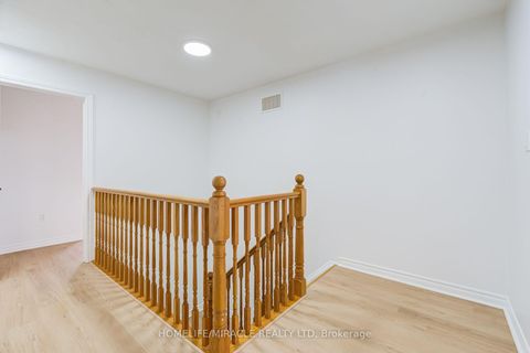 Photo 14 at 7 Empire Drive, Shore, Barrie