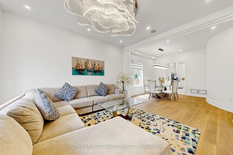 Photo 3 at 26 Devondale Avenue, Newtonbrook West, Toronto