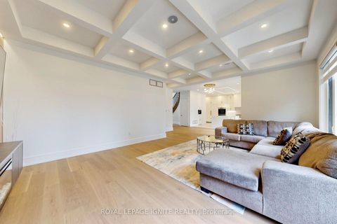 Photo 5 at 26 Devondale Avenue, Newtonbrook West, Toronto